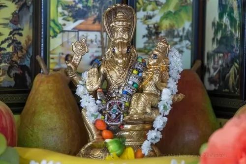Bóstwa Guru Maharaja