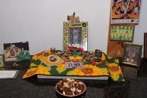 Bóstwa Guru Maharaja