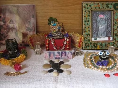 Bóstwa Guru Maharaja