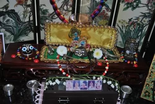 Bóstwa Guru Maharaja