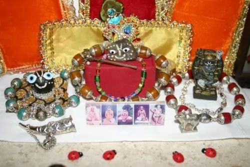 Bóstwa Guru Maharaja