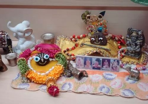Bóstwa Guru Maharaja