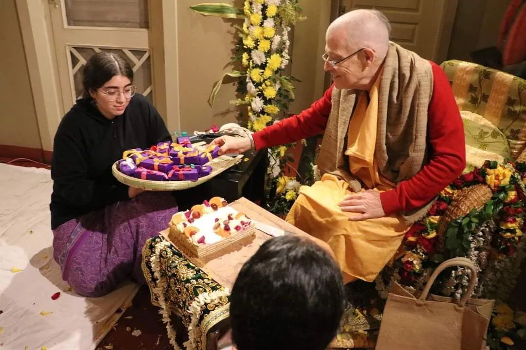Vyasa Puja - Mayapur 03.12.2022