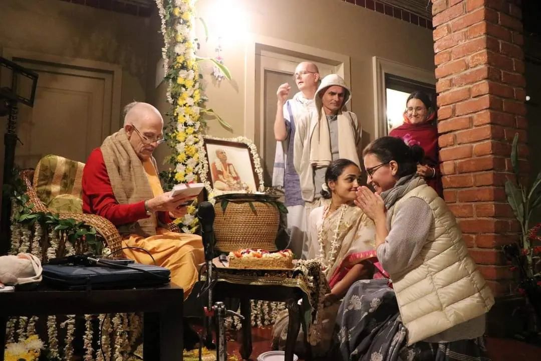 Vyasa Puja - Mayapur 03.12.2022