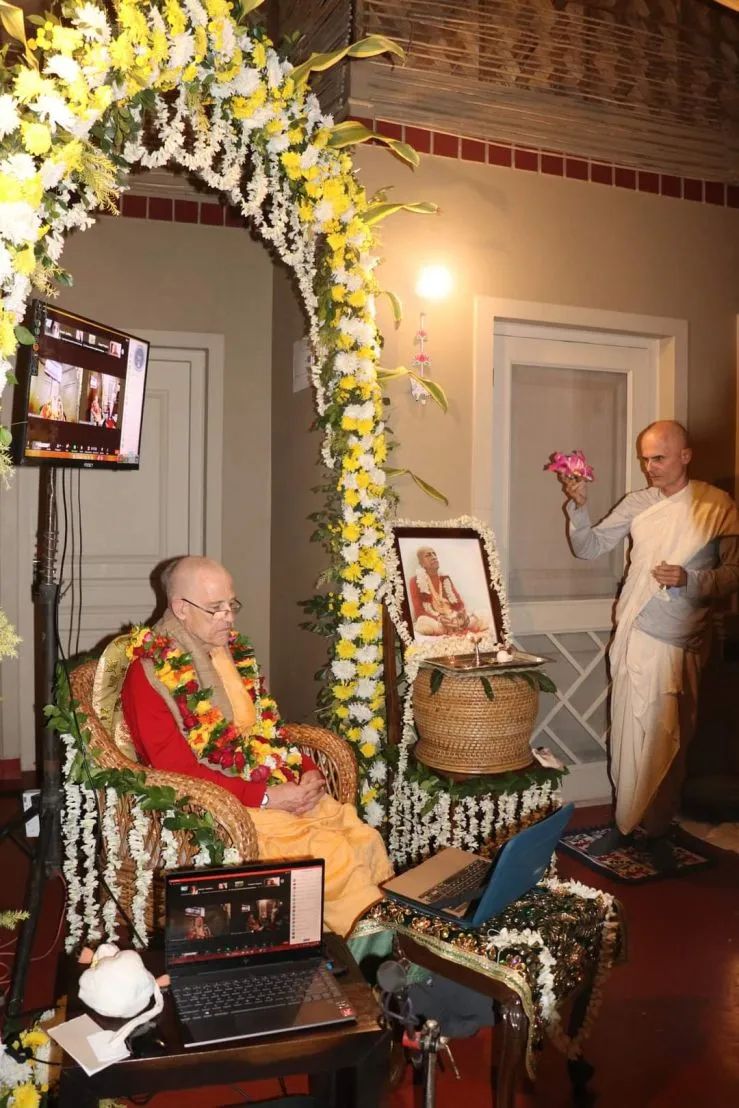 Vyasa Puja - Mayapur 03.12.2022